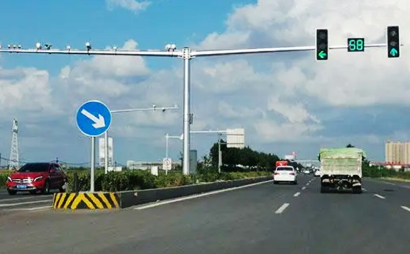 交通信號(hào)燈桿